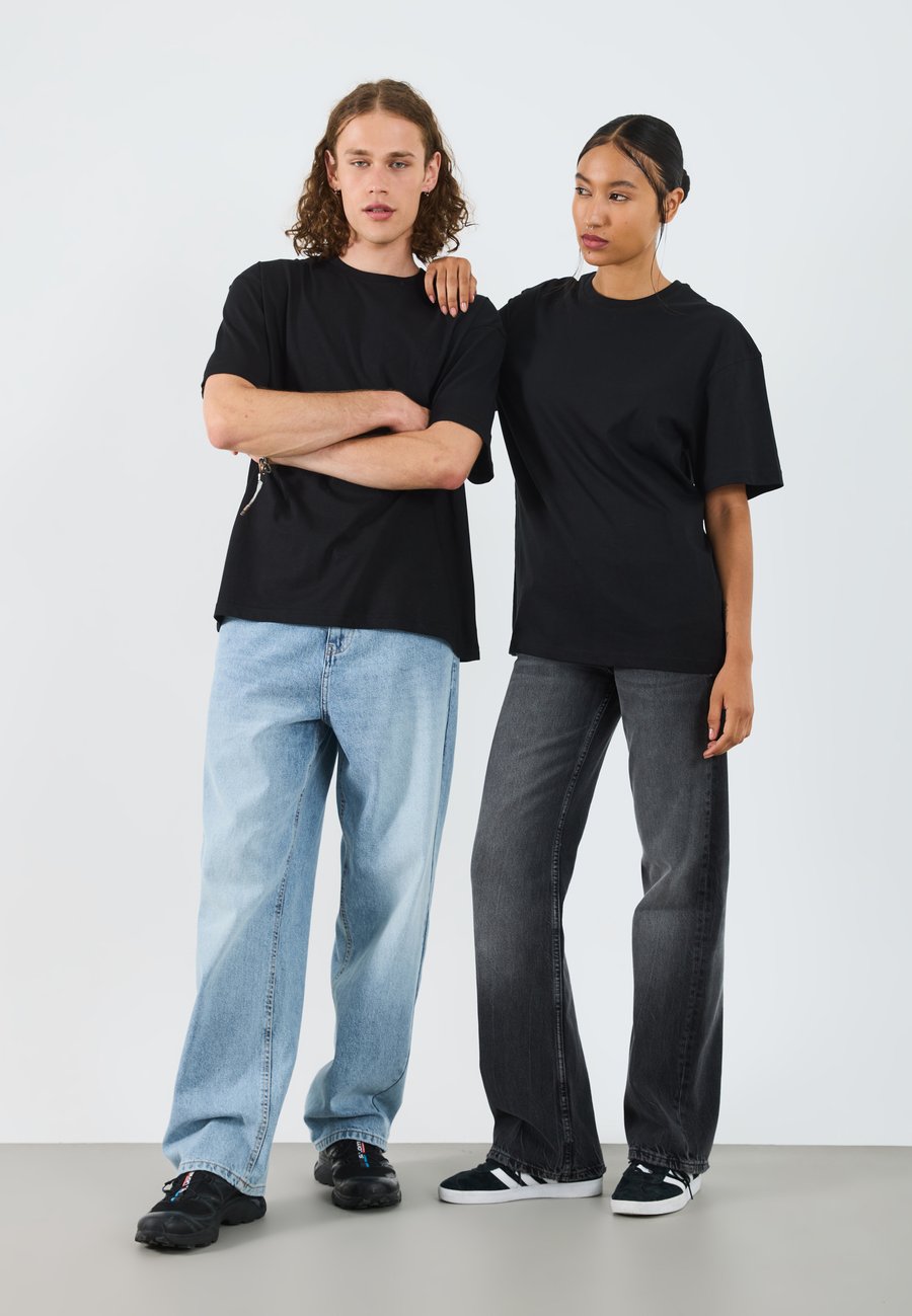 Футболка YOURTURN UNISEX 5 PACK BASIC LOOSE T-SHIRT, Black, Черный, Футболка YOURTURN UNISEX 5 PACK BASIC LOOSE T-SHIRT, Black
Футболка YOURTURN UNISEX 5 PACK BASIC LOOSE T-SHIRT, Black, Черный, Футболка YOURTURN UNISEX 5 PACK BASIC LOOSE T-SHIRT, Black