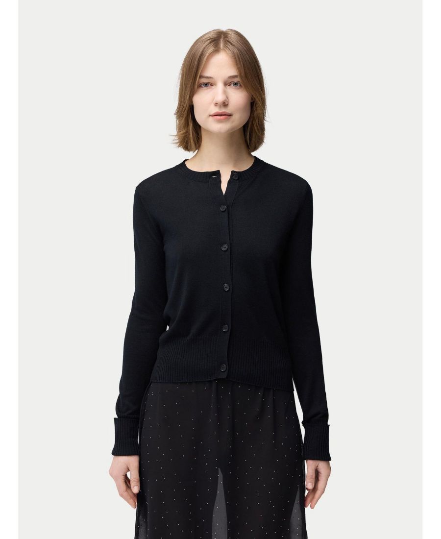 Женский кашемировый шелковый кардиган на пуговицах Gobi Cashmere, Black-strech limo
Женский кашемировый шелковый кардиган на пуговицах Gobi Cashmere, Black-strech limo