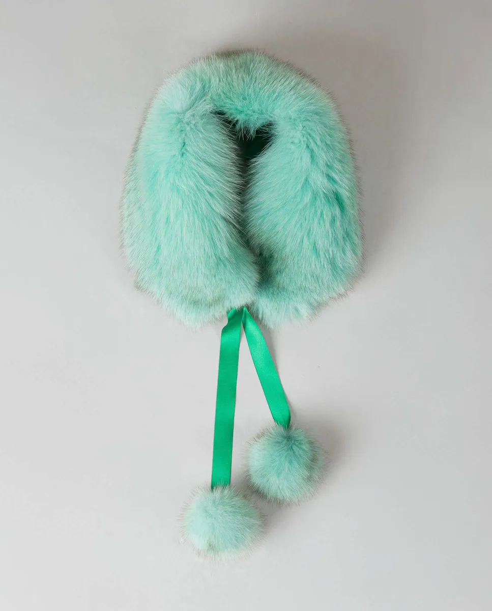 Воротник из зеленого меха лисы De la Roca, зеленый
Воротник из зеленого меха лисы De la Roca, зеленый