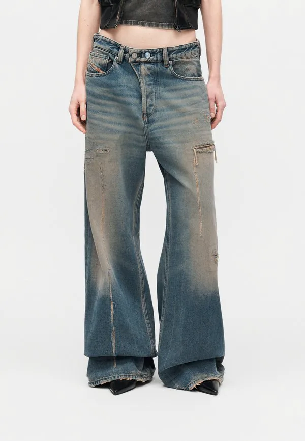 Джинсы свободного кроя sire Diesel
Джинсы свободного кроя sire Diesel