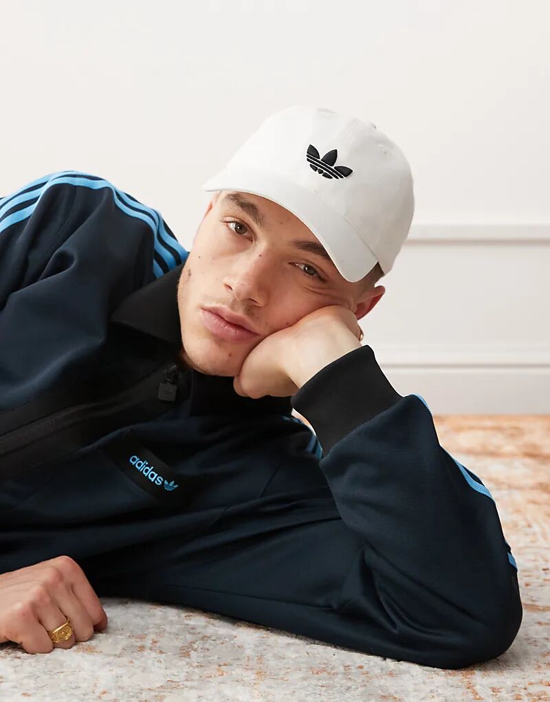 Бейсболка Adicolor Classic Trefoil белого цвета adidas Originals
Бейсболка Adicolor Classic Trefoil белого цвета adidas Originals