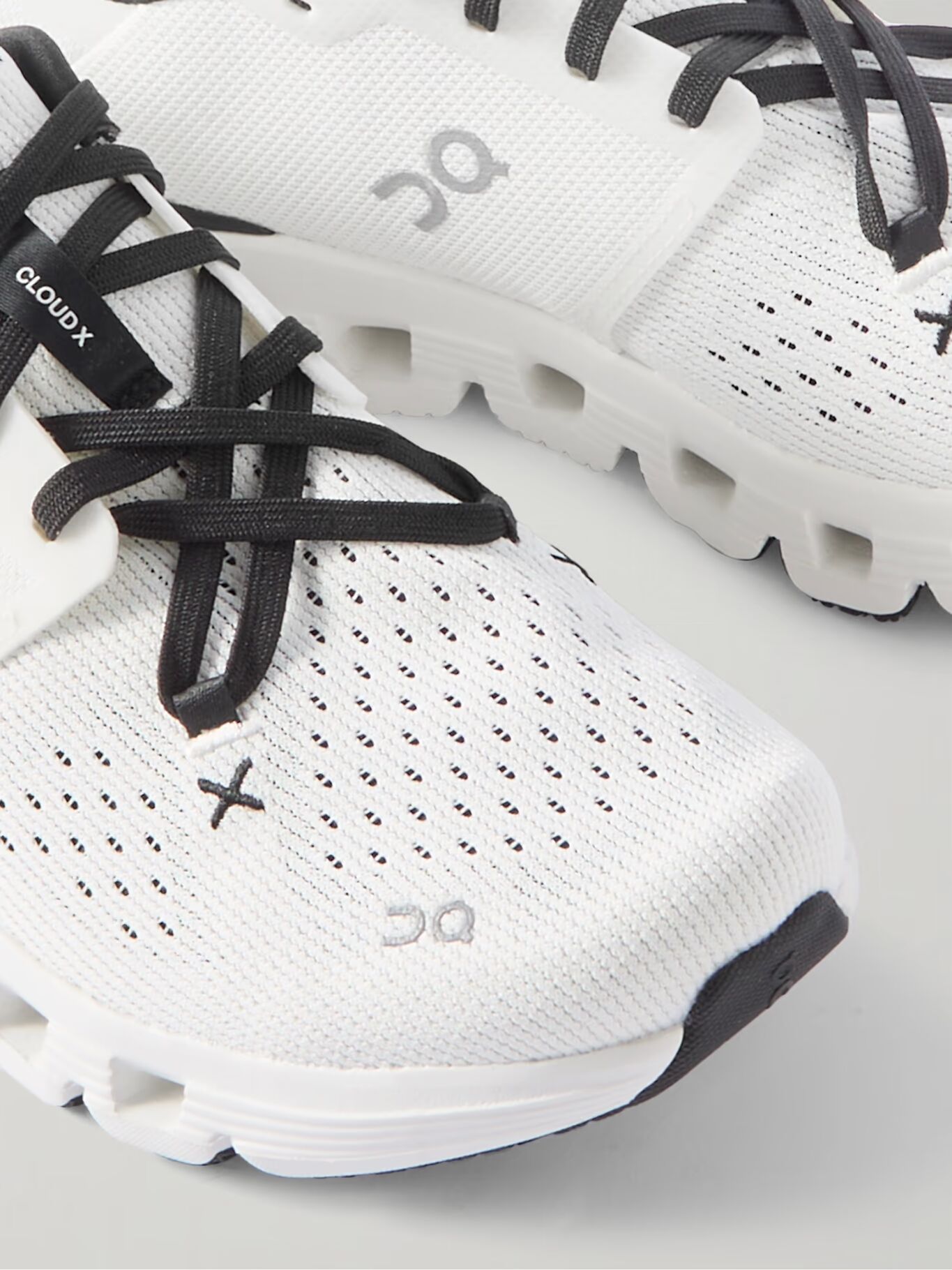 Кроссовки для бега Cloud X 4 с резиновой отделкой и сетчатой вставкой ON, белый
Кроссовки для бега Cloud X 4 с резиновой отделкой и сетчатой вставкой ON, белый