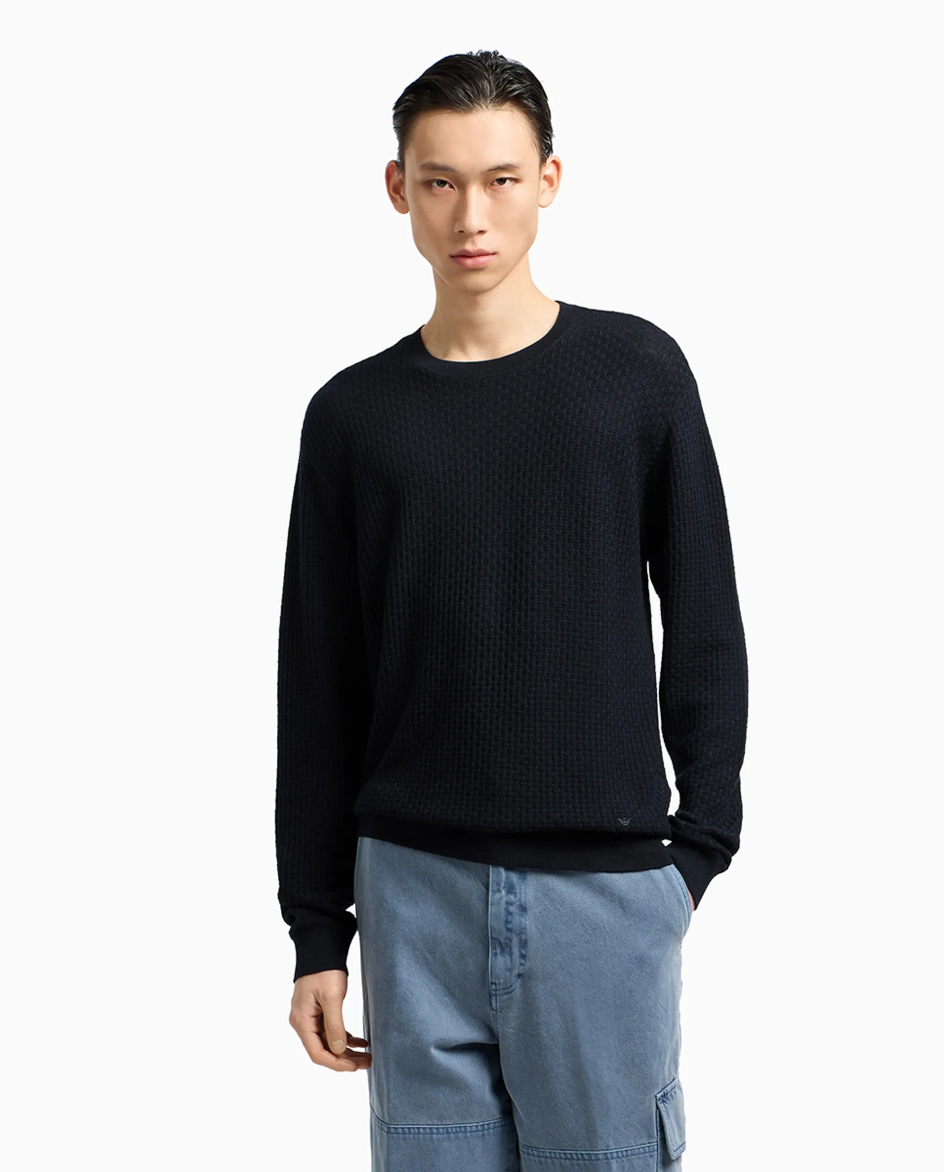 Мужской свитер с кулиркой и воротником-стойкой Emporio Armani, темно-синий
Мужской свитер с кулиркой и воротником-стойкой Emporio Armani, темно-синий