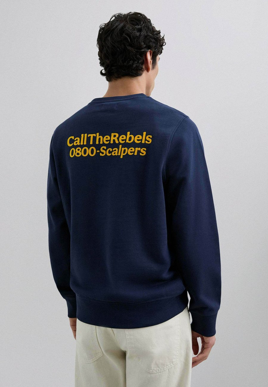 Толстовка Scalpers Sweatshirt, Dark Navy/Dark Blue, Синий, Толстовка Scalpers Sweatshirt, Dark Navy/Dark Blue
Толстовка Scalpers Sweatshirt, Dark Navy/Dark Blue, Синий, Толстовка Scalpers Sweatshirt, Dark Navy/Dark Blue