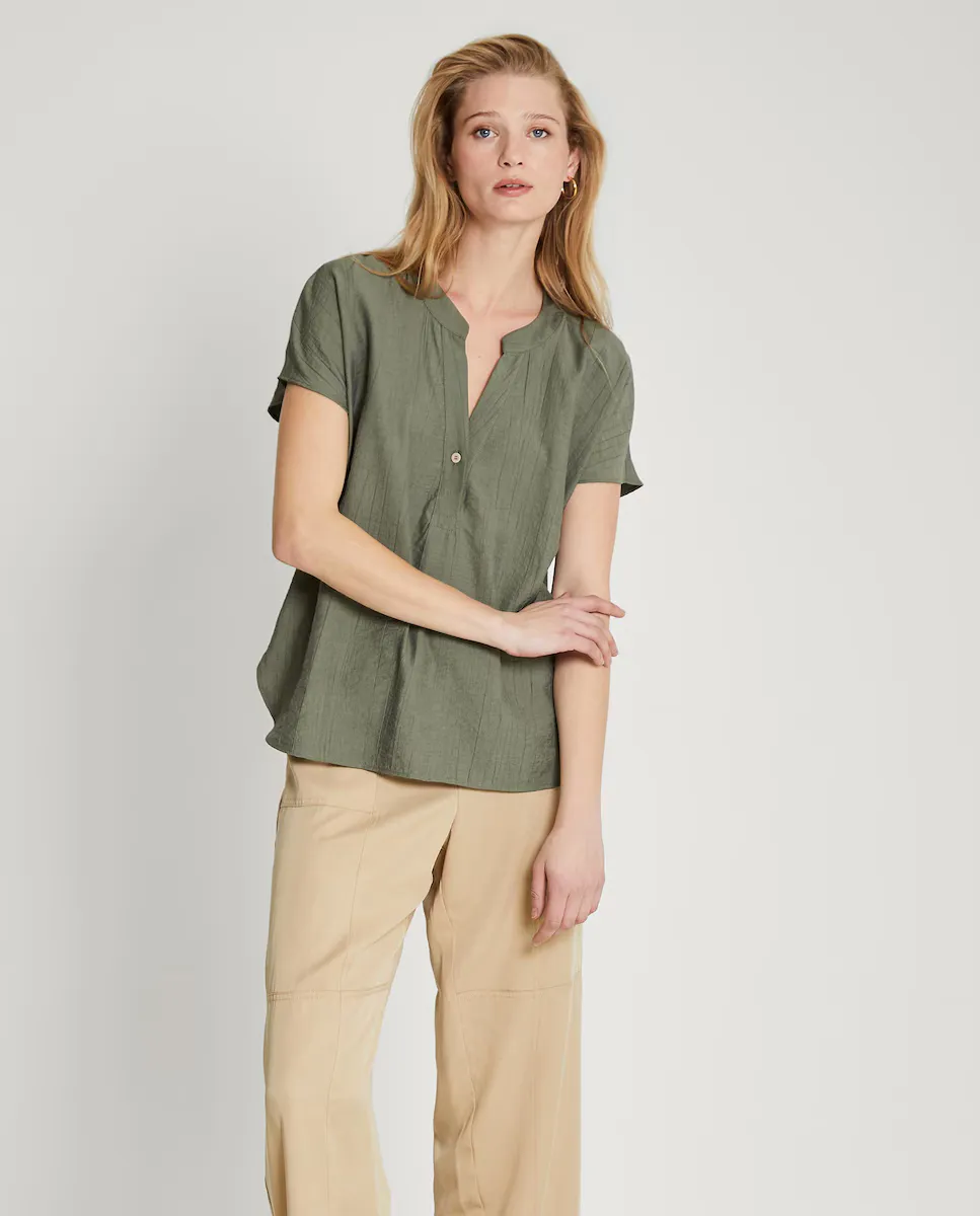 Женская блузка с короткими рукавами и воротником-стойкой Trucco, зеленый
Женская блузка с короткими рукавами и воротником-стойкой Trucco, зеленый