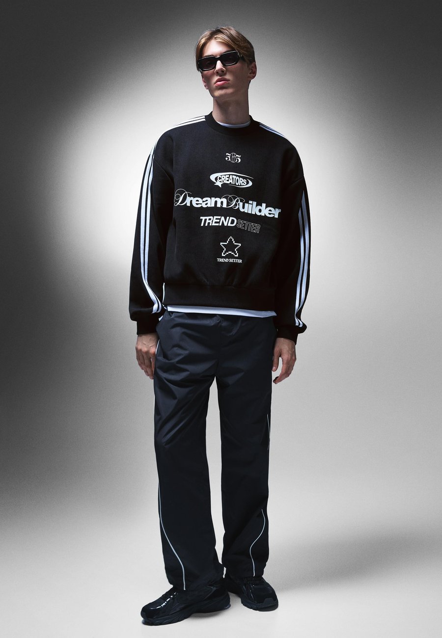 Толстовка Bershka Sweatshirt, Black
Толстовка Bershka Sweatshirt, Black