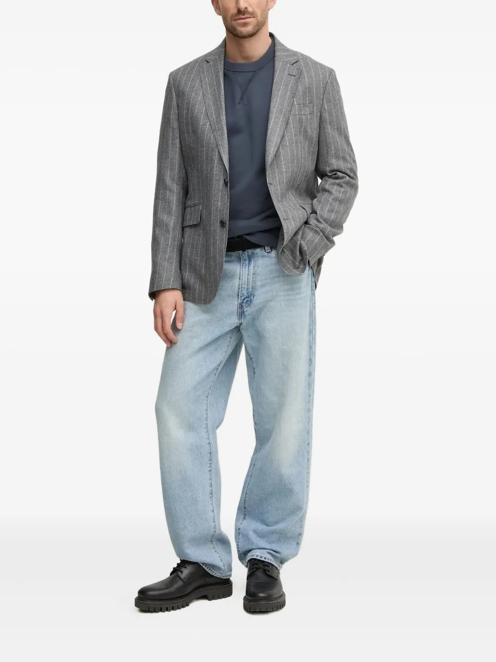 Пиджак в тонкую полоску Hackett, серый
Пиджак в тонкую полоску Hackett, серый