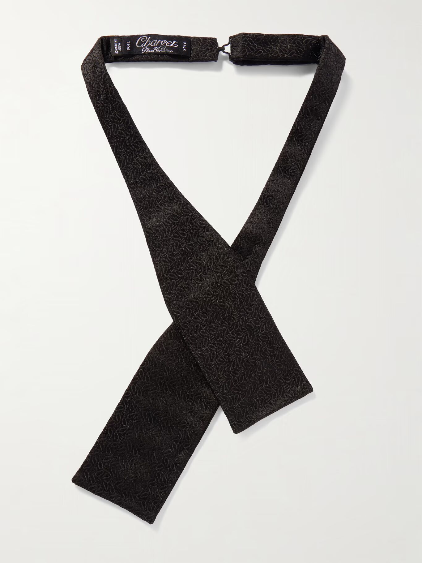 Галстук-бабочка из шелка с жаккардовым узором и узором пейсли, готовый к использованию CHARVET, черный
Галстук-бабочка из шелка с жаккардовым узором и узором пейсли, готовый к использованию CHARVET, черный