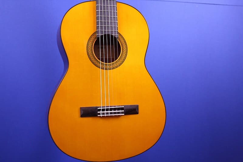 Классическая гитара Yamaha CG102
Классическая гитара Yamaha CG102