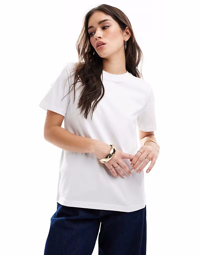 Футболка ONLY ultimate с круглым вырезом белого цвета
Футболка ONLY ultimate с круглым вырезом белого цвета