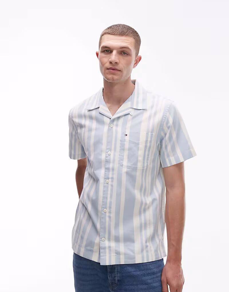 Рубашка Tommy Hilfiger Regular fit в полоску с короткими рукавами синего цвета
Рубашка Tommy Hilfiger Regular fit в полоску с короткими рукавами синего цвета