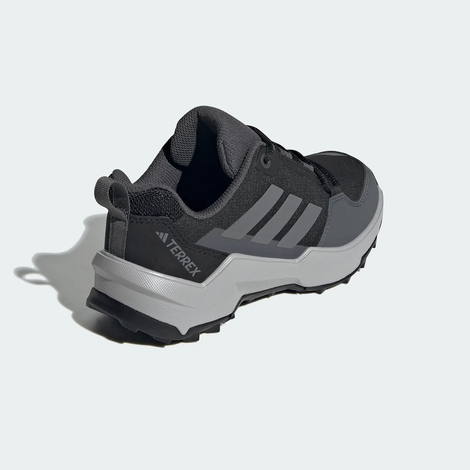 Кроссовки Adidas Terrex Ax Endless Ripstop Low для детей, унисекс, черный/серый
Кроссовки Adidas Terrex Ax Endless Ripstop Low для детей, унисекс, черный/серый