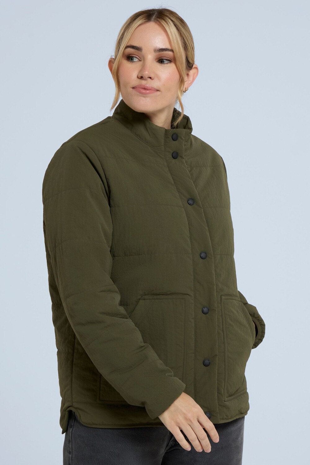 Женская стеганая куртка «Дюна» с леопардовым принтом Animal, зеленый
Женская стеганая куртка «Дюна» с леопардовым принтом Animal, зеленый