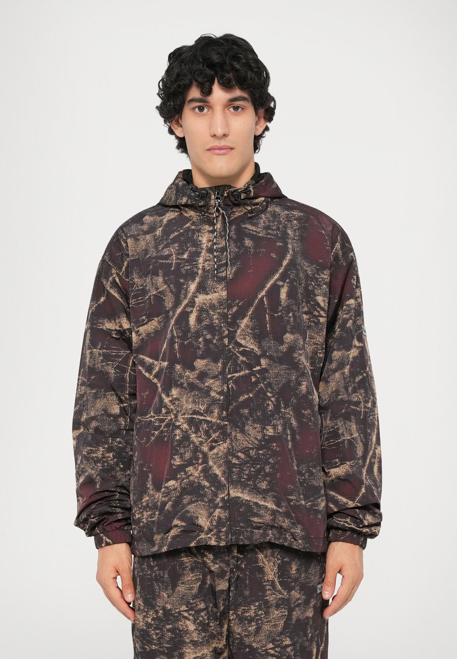 Куртка No Problemo FOREST GLITCH JACKET, Green
Куртка No Problemo FOREST GLITCH JACKET, Green