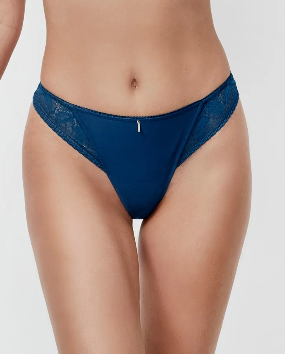 Трусики-танга с цветочным кружевом Selmark, синий
Трусики-танга с цветочным кружевом Selmark, синий