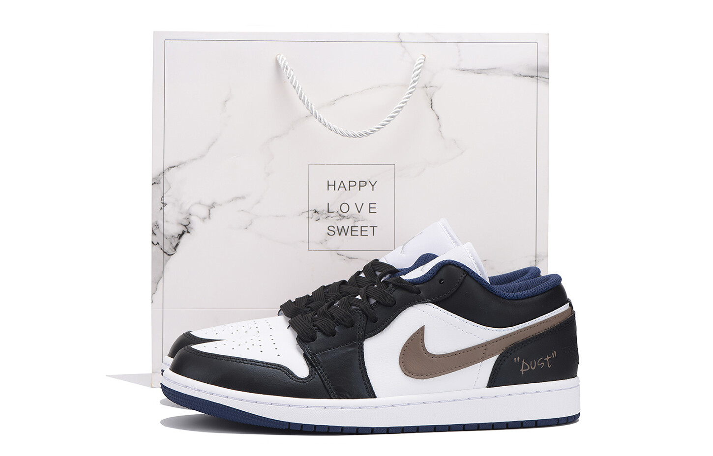 Баскетбольные кроссовки Air 1 Vintage женские с низким верхом, черный, серый Jordan
Баскетбольные кроссовки Air 1 Vintage женские с низким верхом, черный, серый Jordan