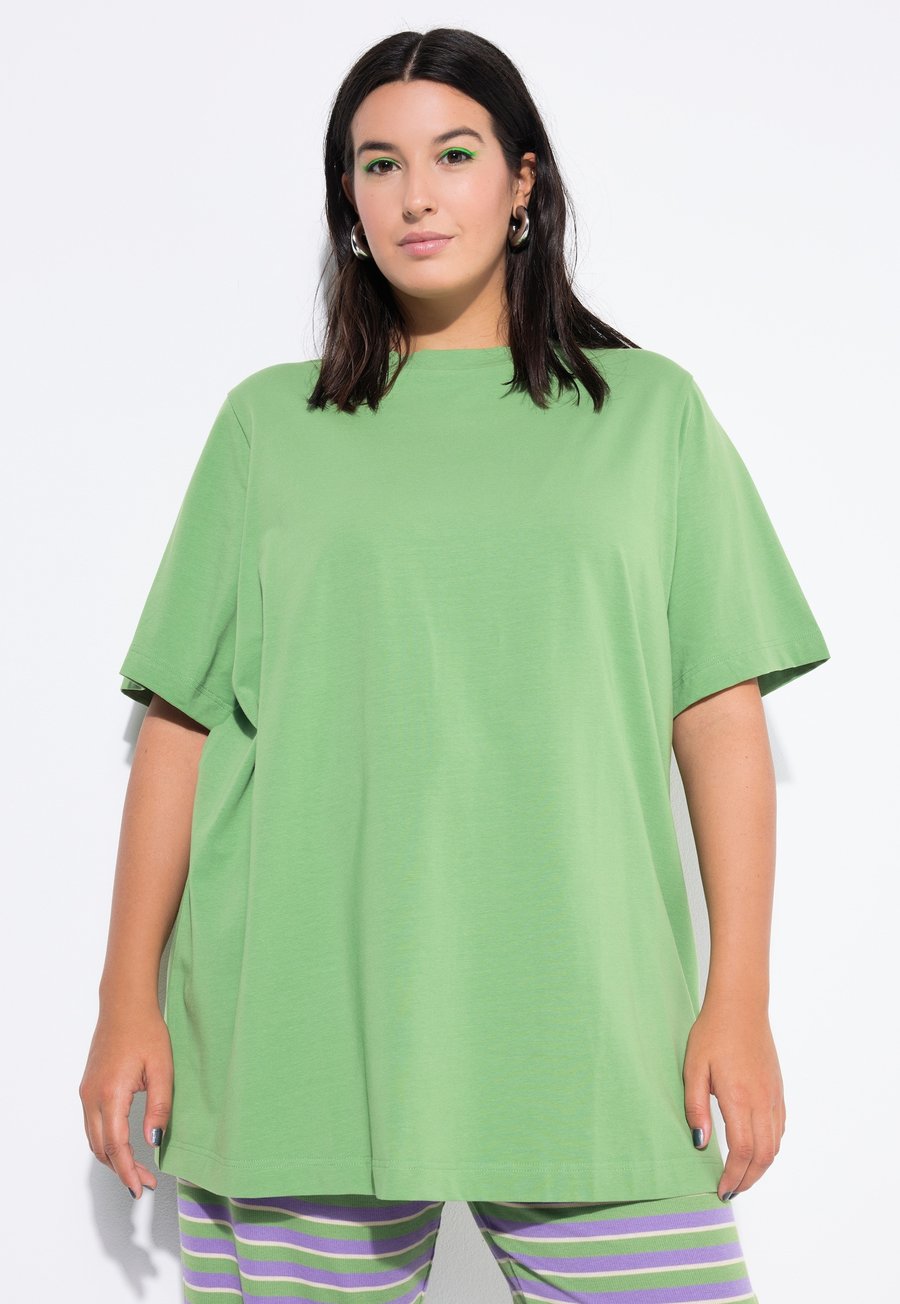 Футболка Studio Untold LONGLINE, Apple Green/Green, Зеленый, Футболка Studio Untold LONGLINE, Apple Green/Green
Футболка Studio Untold LONGLINE, Apple Green/Green, Зеленый, Футболка Studio Untold LONGLINE, Apple Green/Green