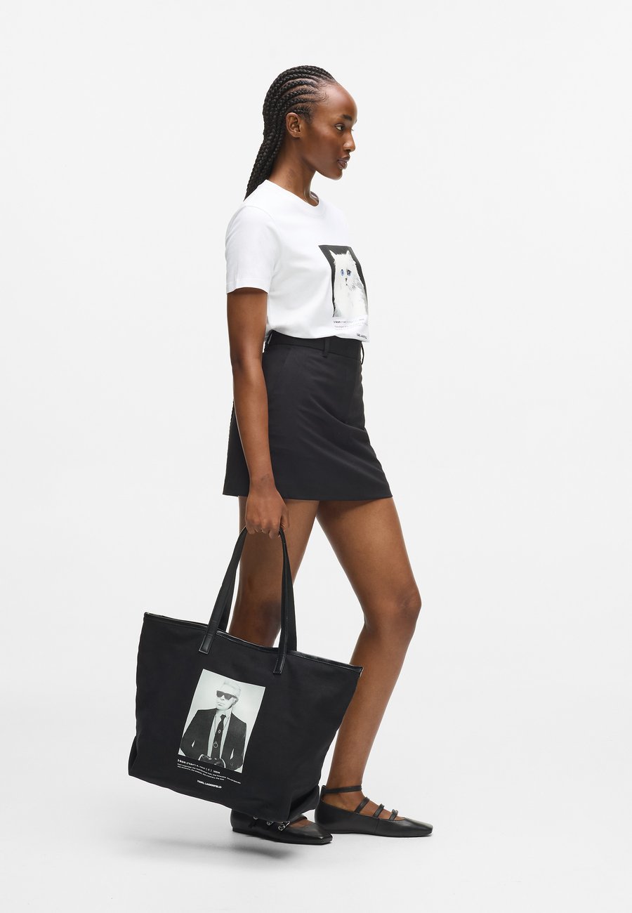 Сумка-шоппер KARL LAGERFELD ESSENTIAL ARTWORK, Black
Сумка-шоппер KARL LAGERFELD ESSENTIAL ARTWORK, Black