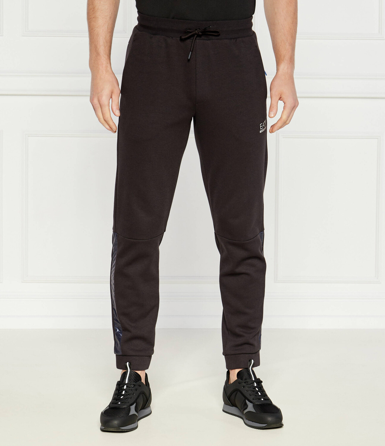 Спортивные брюки EA7 Regular Fit, черный
Спортивные брюки EA7 Regular Fit, черный