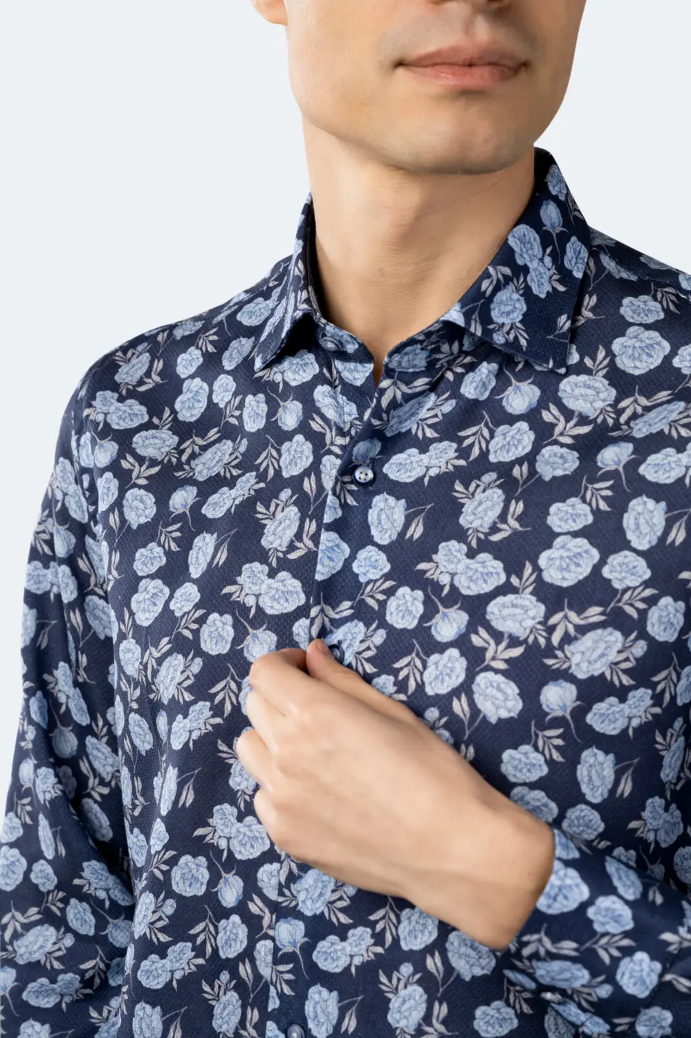 Жаккард космического синего цвета и синяя рубашка с цветочным принтом Maya Luchiano Visconti, мультиколор
Жаккард космического синего цвета и синяя рубашка с цветочным принтом Maya Luchiano Visconti, мультиколор