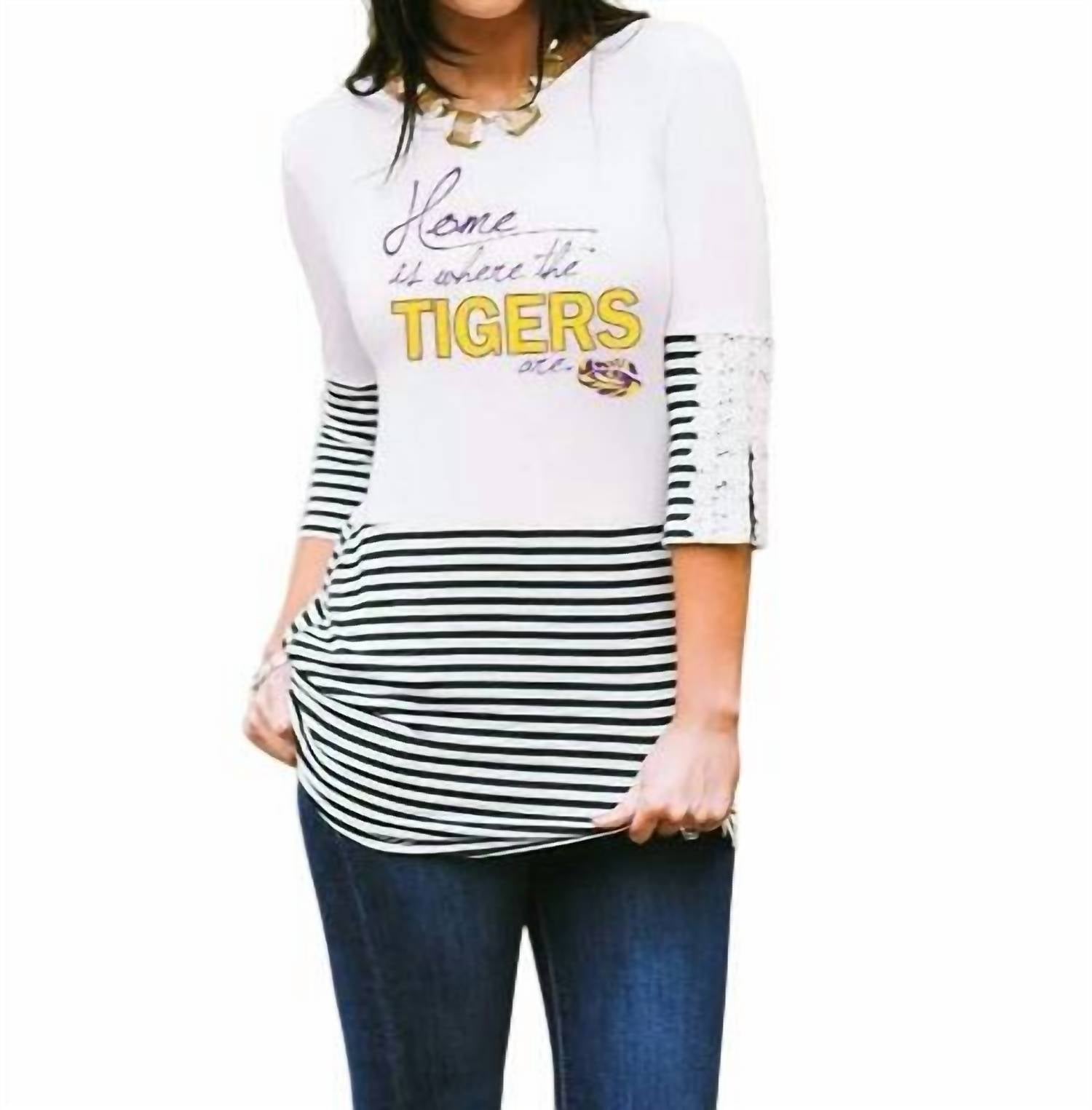 Lsu Топ с пуговицами и кружевом белого цвета Gameday Couture
Lsu Топ с пуговицами и кружевом белого цвета Gameday Couture