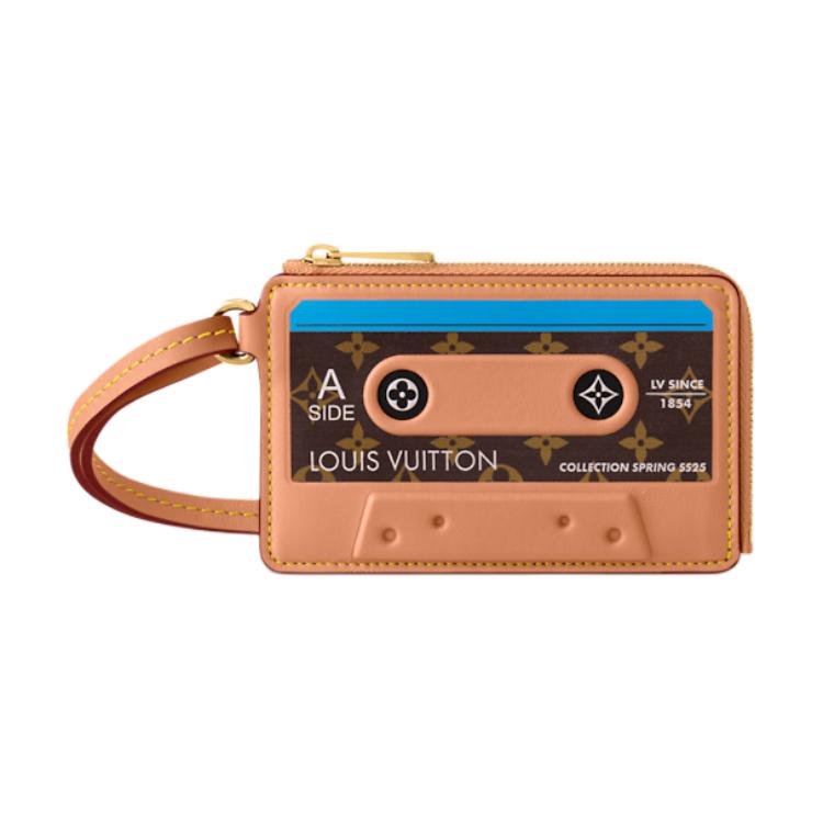 LOUIS VUITTON Картхолдер
LOUIS VUITTON Картхолдер