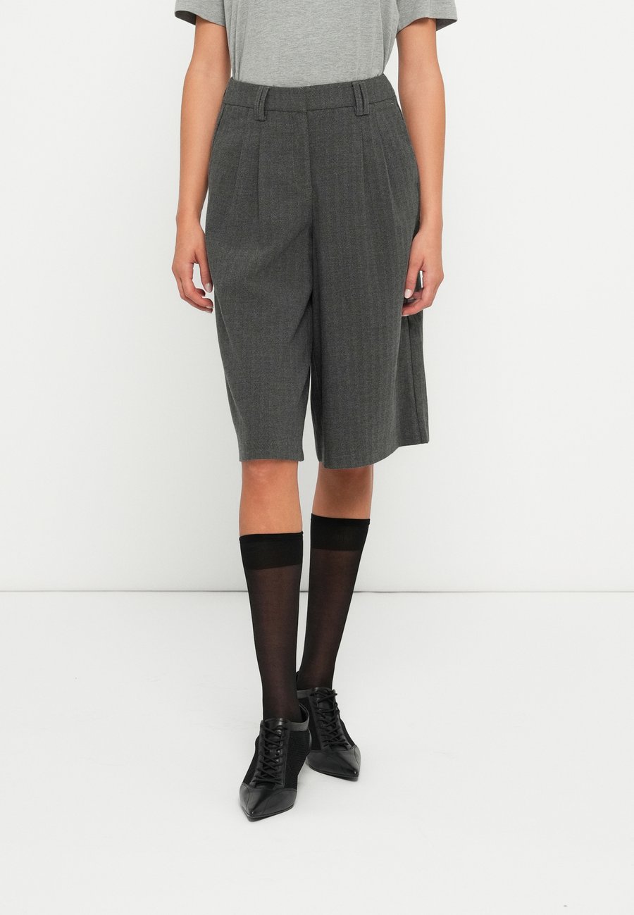 Шорты Vero Moda VMHAYA BERMUDA, Medium Grey/Light Grey
Шорты Vero Moda VMHAYA BERMUDA, Medium Grey/Light Grey