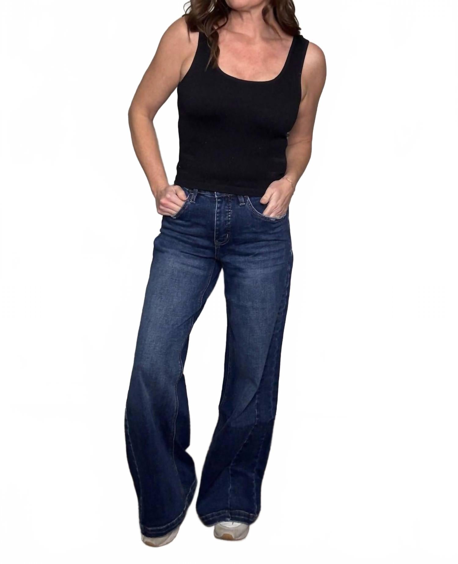 Высокие джинсы с завышенной талией и контролем живота широкого кроя в темной стирке LOVERVET, Dark Wash
Высокие джинсы с завышенной талией и контролем живота широкого кроя в темной стирке LOVERVET, Dark Wash