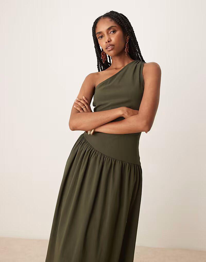 Платье макси Mango на одно плечо с заниженной талией и мягким подолом-фонариком цвета хаки
Платье макси Mango на одно плечо с заниженной талией и мягким подолом-фонариком цвета хаки