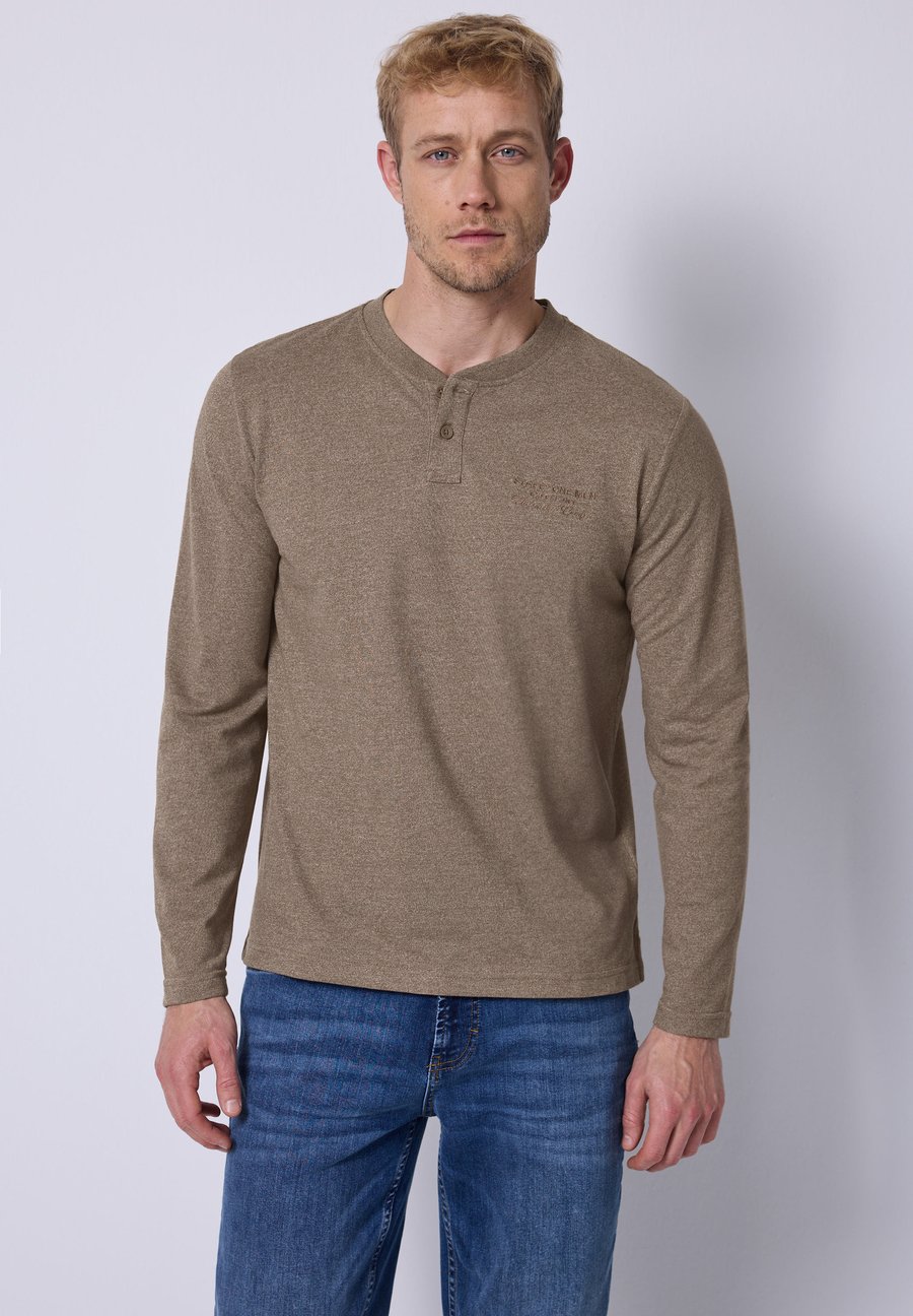 Топ Street One MEN Long sleeved top, Braun/Brown
Топ Street One MEN Long sleeved top, Braun/Brown