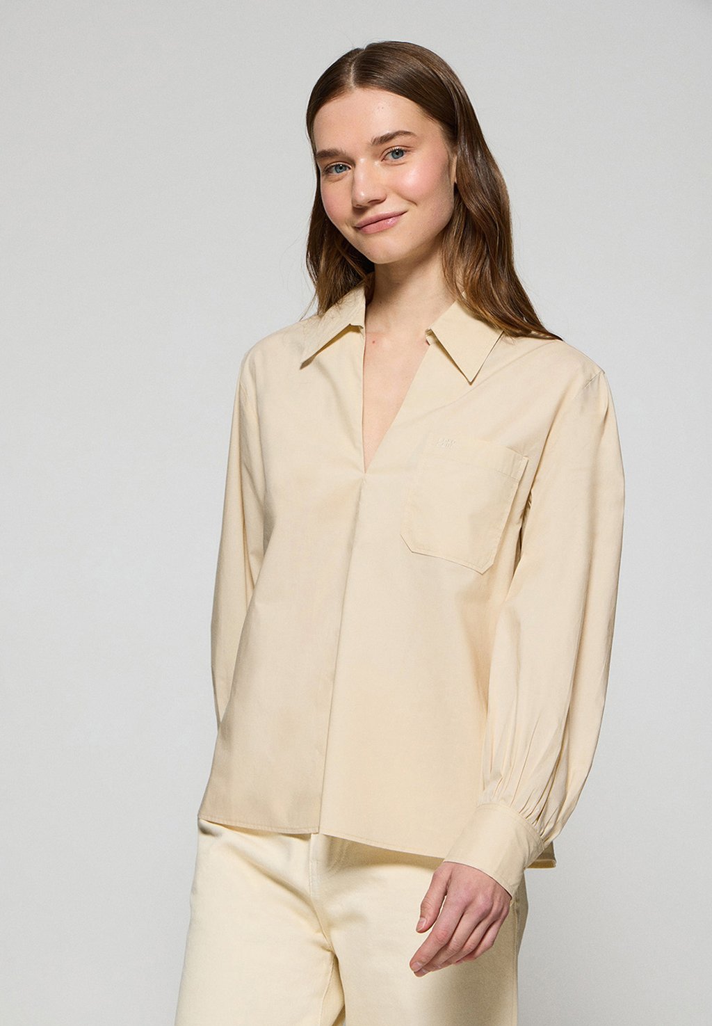 Блуза Polo Club, бежевый
Блуза Polo Club, бежевый
