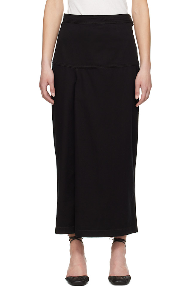 Разрезная джинсовая юбка миди Lemaire, черный
Разрезная джинсовая юбка миди Lemaire, черный