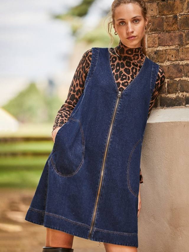 Джинсовое мини-платье с застежкой-молнией спереди Ro&Zo, Blue
Джинсовое мини-платье с застежкой-молнией спереди Ro&Zo, Blue