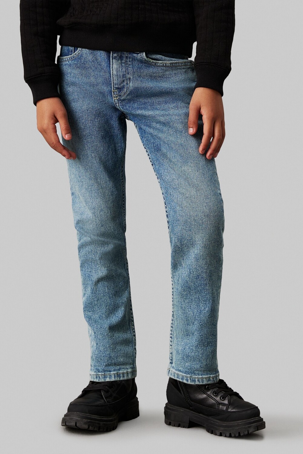 Папины джинсы Calvin Klein, зеленый
Папины джинсы Calvin Klein, зеленый