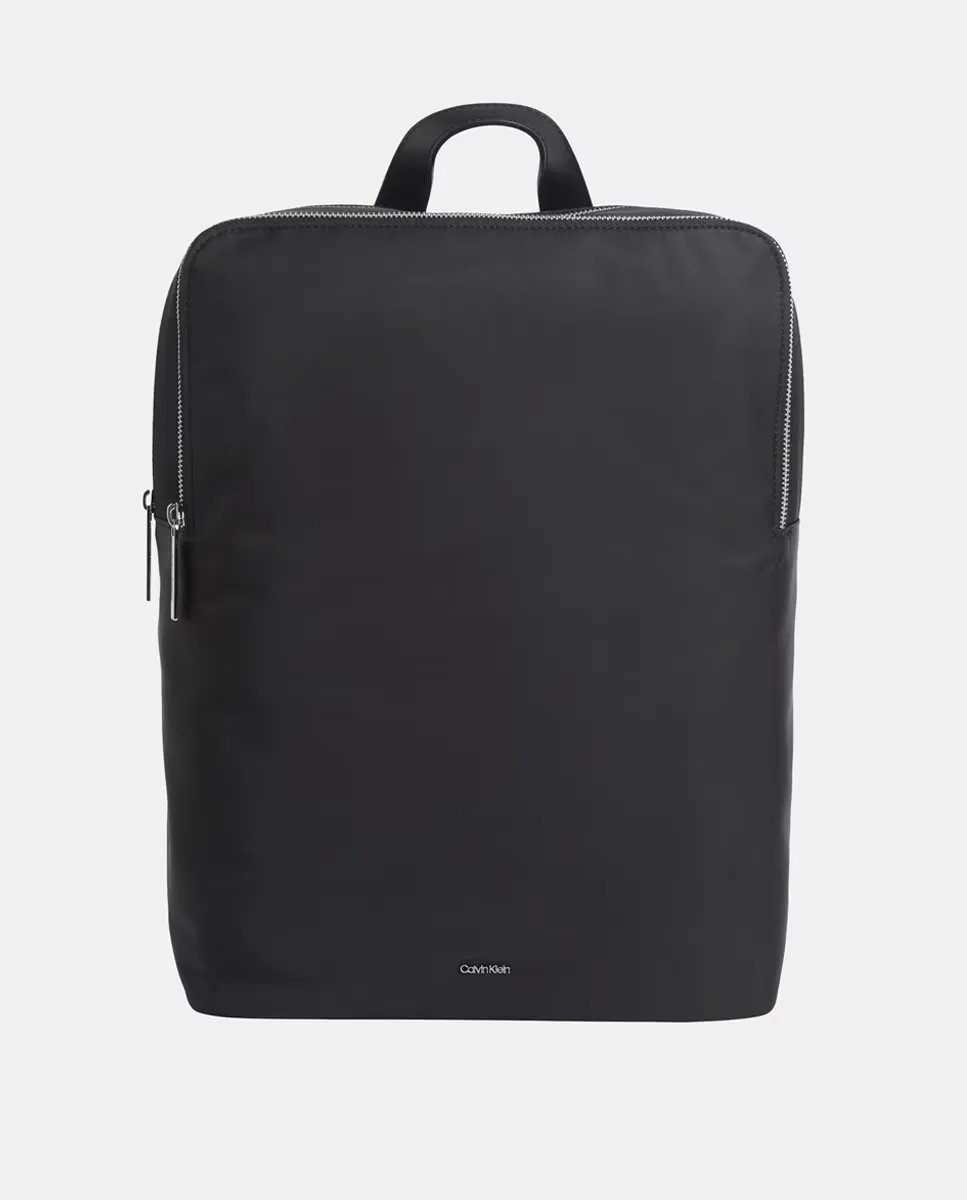 Мужская сумка для ноутбука с двумя ручками Calvin Klein, черный
Мужская сумка для ноутбука с двумя ручками Calvin Klein, черный