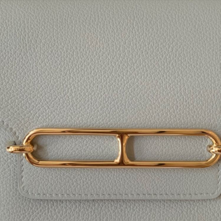 Тележка для монет из телячьей кожи с поросячьим носиком держатель для карт поясная сумка женская 8U Bleu Glacier ледниково-голубой HERMES
Тележка для монет из телячьей кожи с поросячьим носиком держатель для карт поясная сумка женская 8U Bleu Glacier ледниково-голубой HERMES