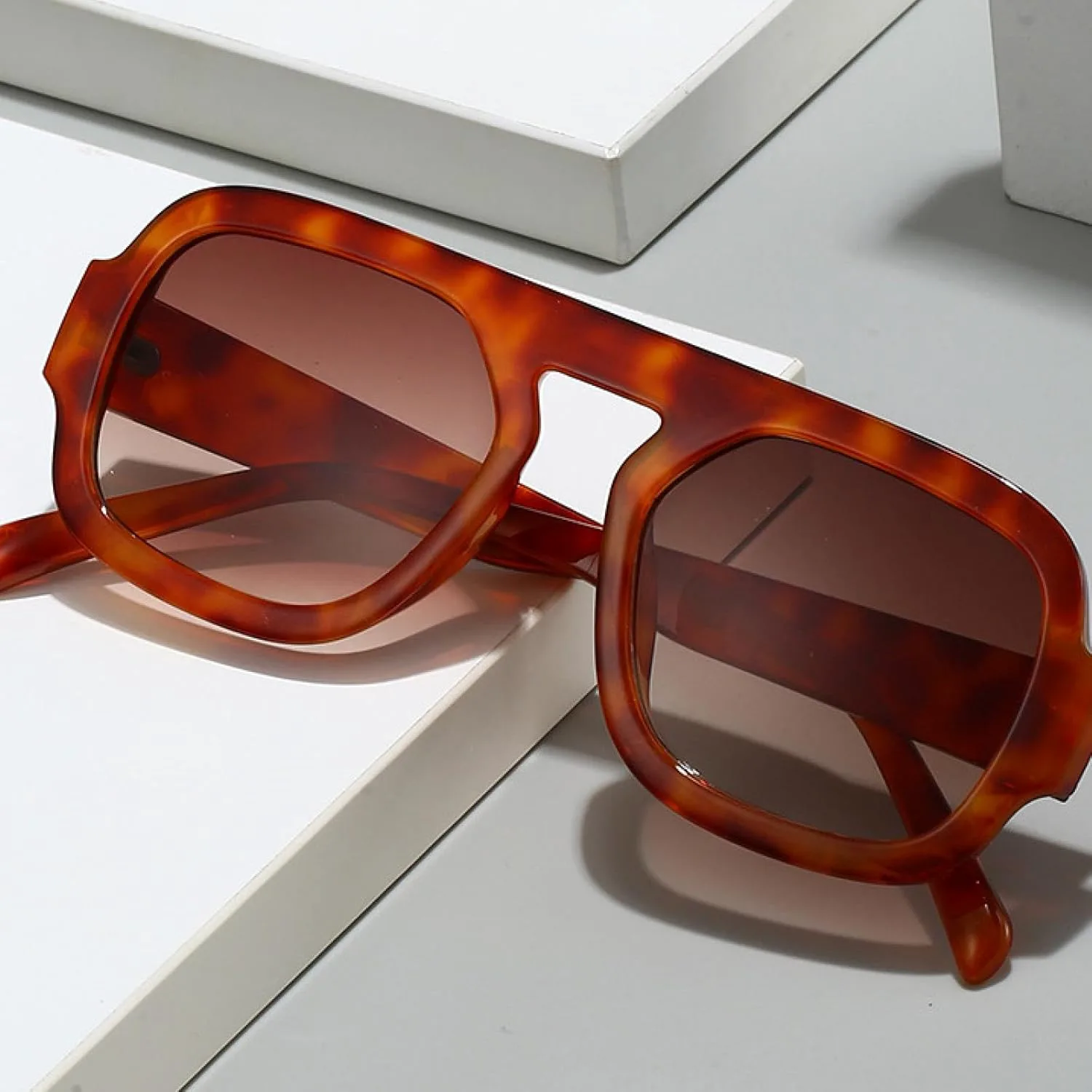 Солнцезащитные очки с защитой от УФ-излучения UV400 | Яркие цвета | Для женщин и мужчин | Для занятий спортом на открытом воздухе и вождения DSVIGF, Leopard-green
Солнцезащитные очки с защитой от УФ-излучения UV400 | Яркие цвета | Для женщин и мужчин | Для занятий спортом на открытом воздухе и вождения DSVIGF, Leopard-green