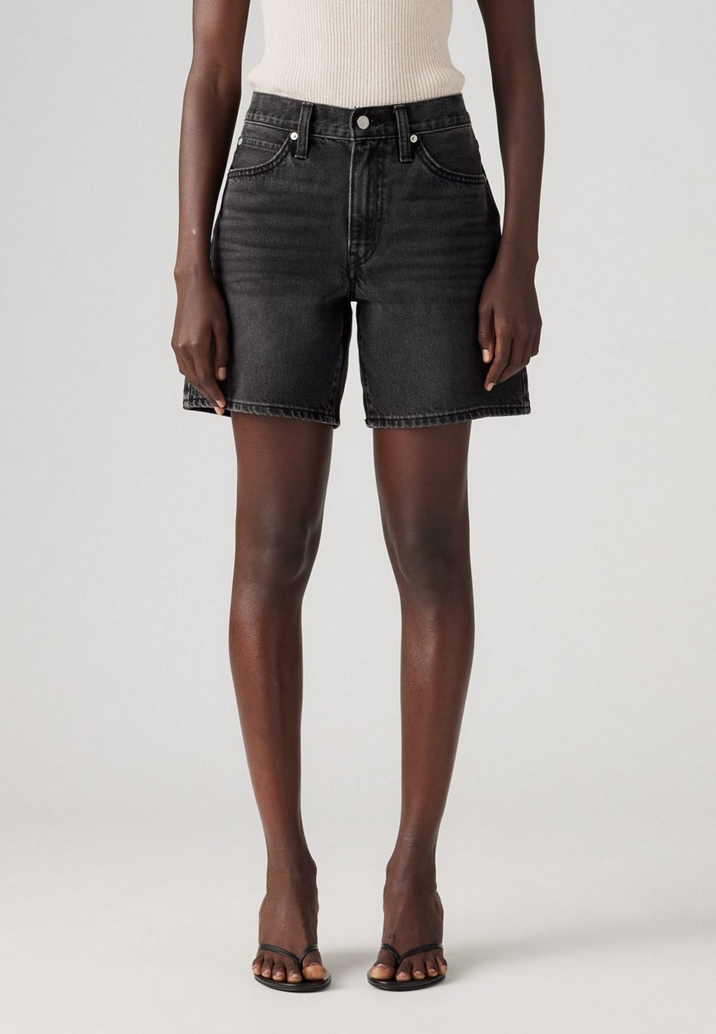 Джинсовые шорты 94 BAGGY SHORT Levi's, цвет Wandering Spirit Clean
Джинсовые шорты 94 BAGGY SHORT Levi's, цвет Wandering Spirit Clean