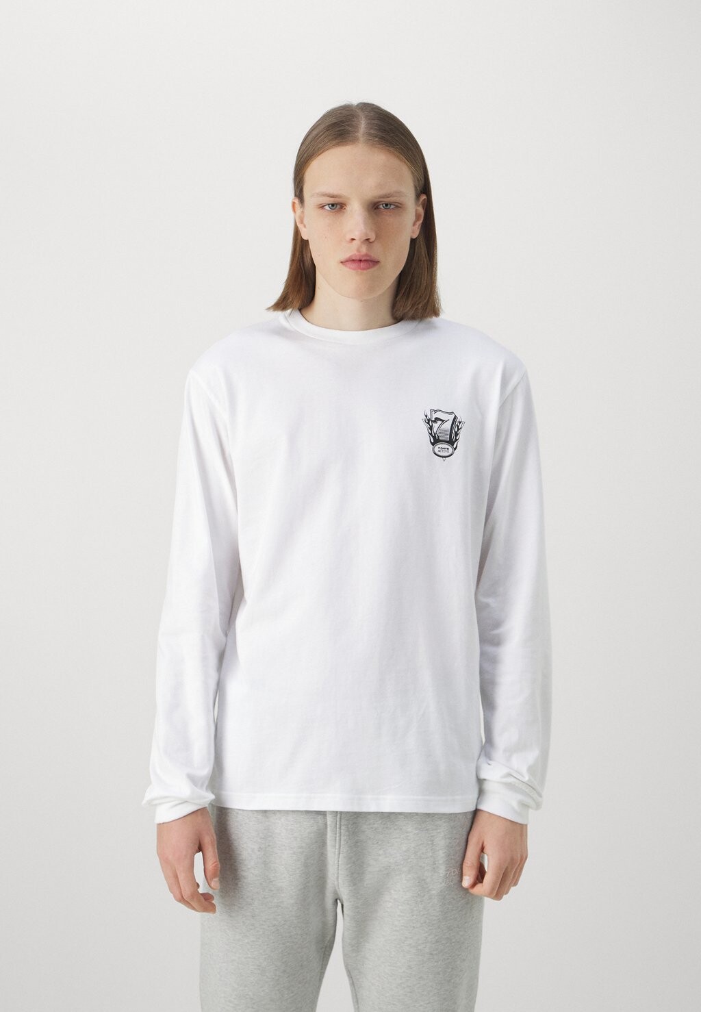 Топ с длинными рукавами ORGANIC GRAPHIC LONGSLEEVE TEE UNISEX 7 DAYS Active, цвет silver
Топ с длинными рукавами ORGANIC GRAPHIC LONGSLEEVE TEE UNISEX 7 DAYS Active, цвет silver