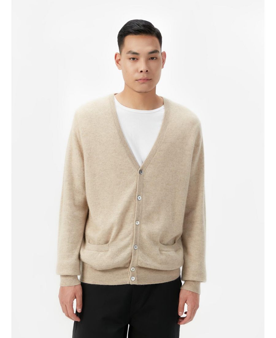 Мужской кардиган с V-образным вырезом и пуговицами Gobi Cashmere, Neutral-oyster gray
Мужской кардиган с V-образным вырезом и пуговицами Gobi Cashmere, Neutral-oyster gray