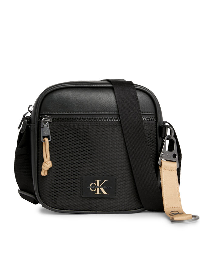 Сумка через плечо Calvin Klein Jeans Tagged Square Camera Bag18 K50K511779, черный
Сумка через плечо Calvin Klein Jeans Tagged Square Camera Bag18 K50K511779, черный