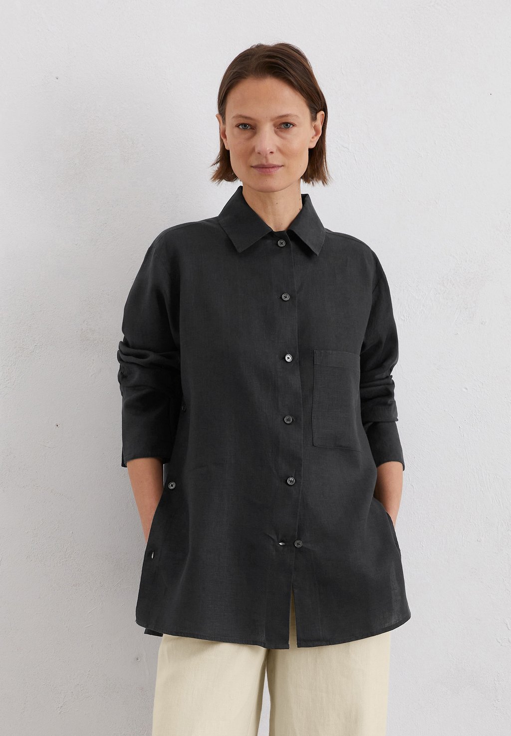 Блузка на пуговицах SHAPE KENT COLLAR LONG SLEEVE SLITS AT SIDE SOLID Marc O'Polo, черный
Блузка на пуговицах SHAPE KENT COLLAR LONG SLEEVE SLITS AT SIDE SOLID Marc O'Polo, черный