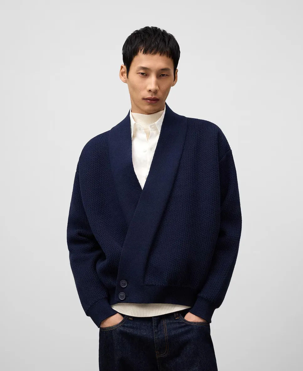 Мужская оверсайз куртка с запахом Adolfo Dominguez, темно-синий
Мужская оверсайз куртка с запахом Adolfo Dominguez, темно-синий