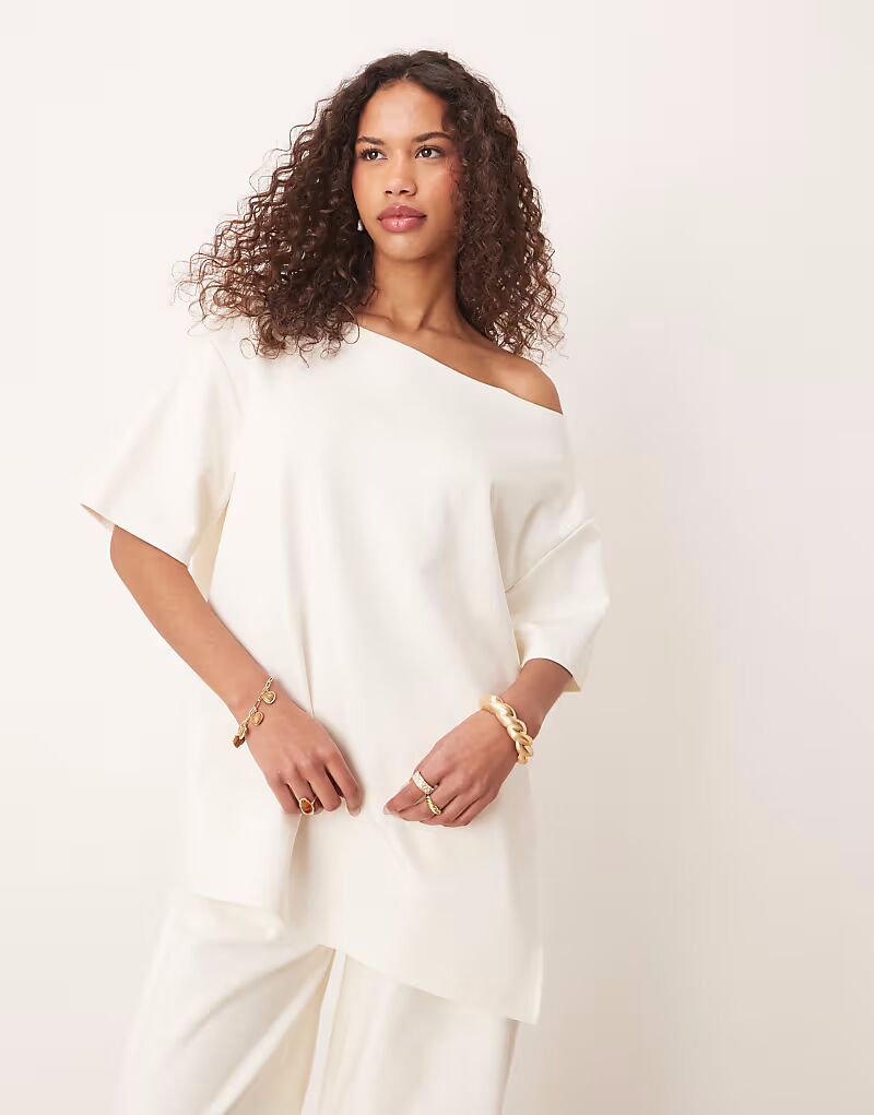 Джемпер-комбинезон с открытыми плечами ASOS DESIGN цвета кокосового молока
Джемпер-комбинезон с открытыми плечами ASOS DESIGN цвета кокосового молока