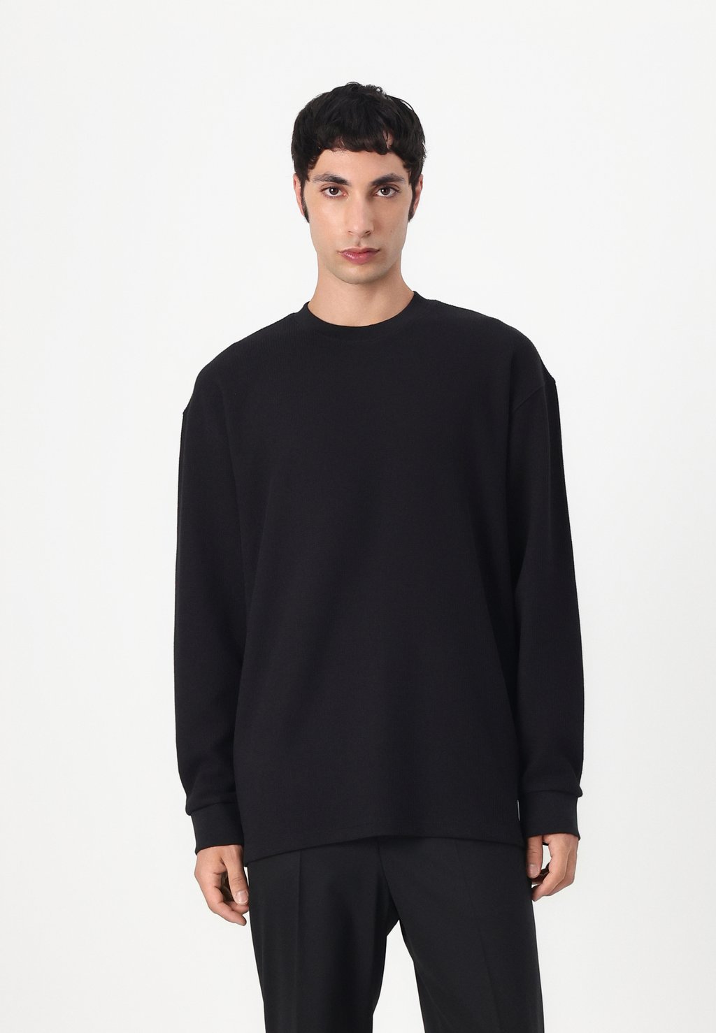 Лонгслив NUWOLO HUGO, черный
Лонгслив NUWOLO HUGO, черный