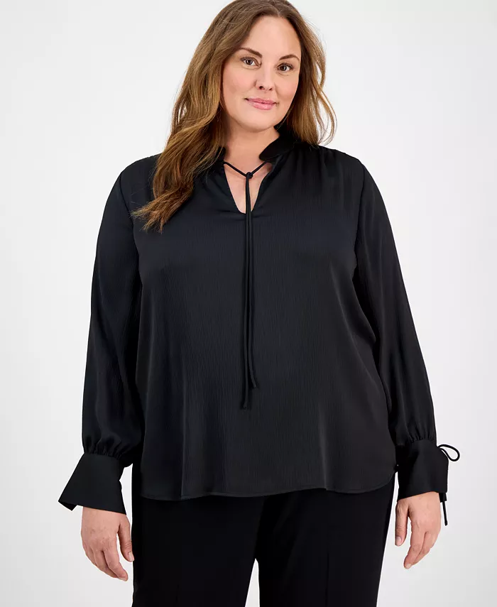 Блузка с воротником-стойкой и завязками больших размеров Anne Klein, черный
Блузка с воротником-стойкой и завязками больших размеров Anne Klein, черный