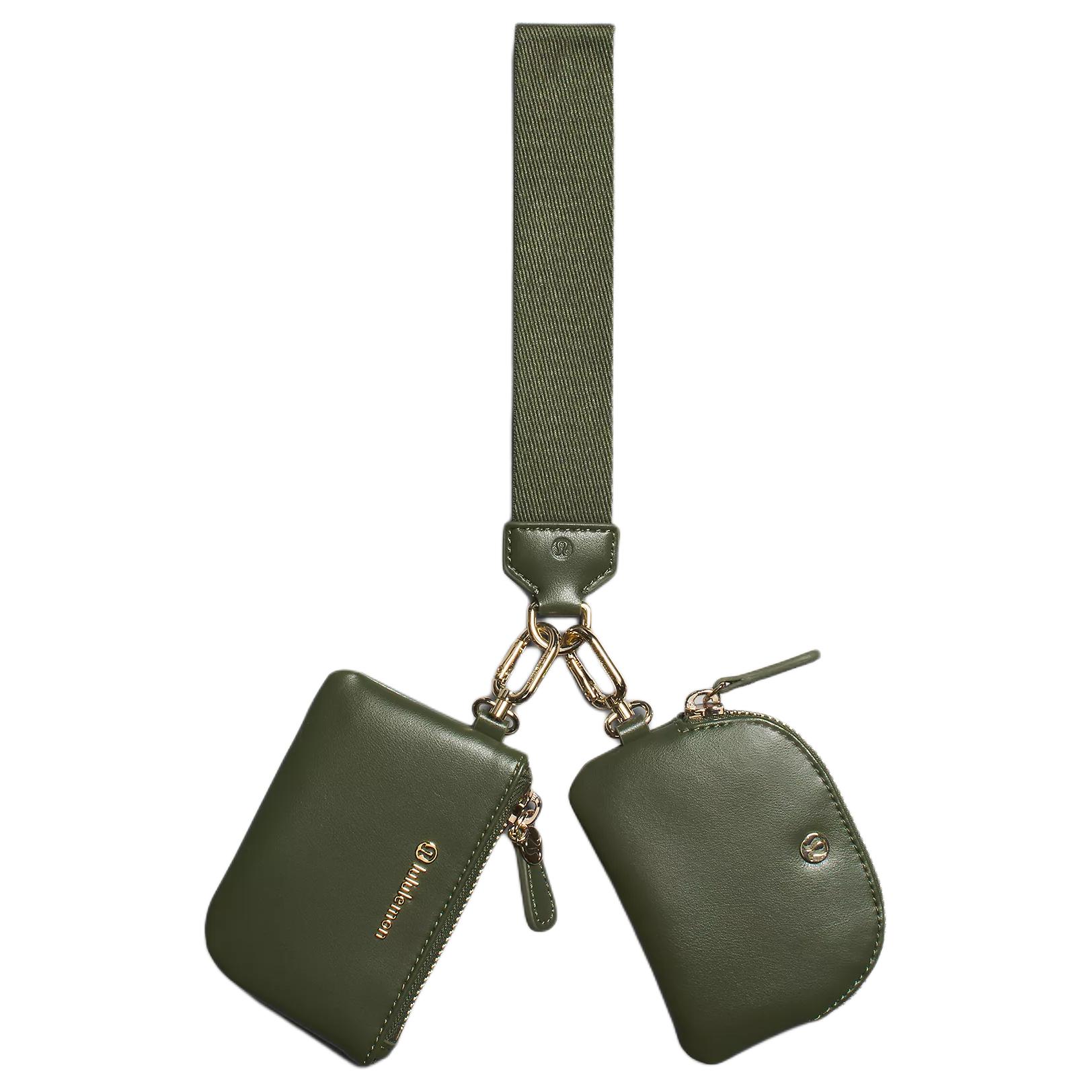 Lululemon Женская сумка на запястье из переработанного полиэстера цвета хаки с золотом, Army Camp & Gold
Lululemon Женская сумка на запястье из переработанного полиэстера цвета хаки с золотом, Army Camp & Gold