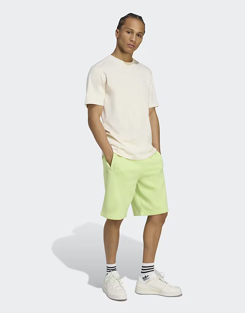 Шорты Trefoil Essentials в цвете пульсирующего лайма Adidas Originals
Шорты Trefoil Essentials в цвете пульсирующего лайма Adidas Originals