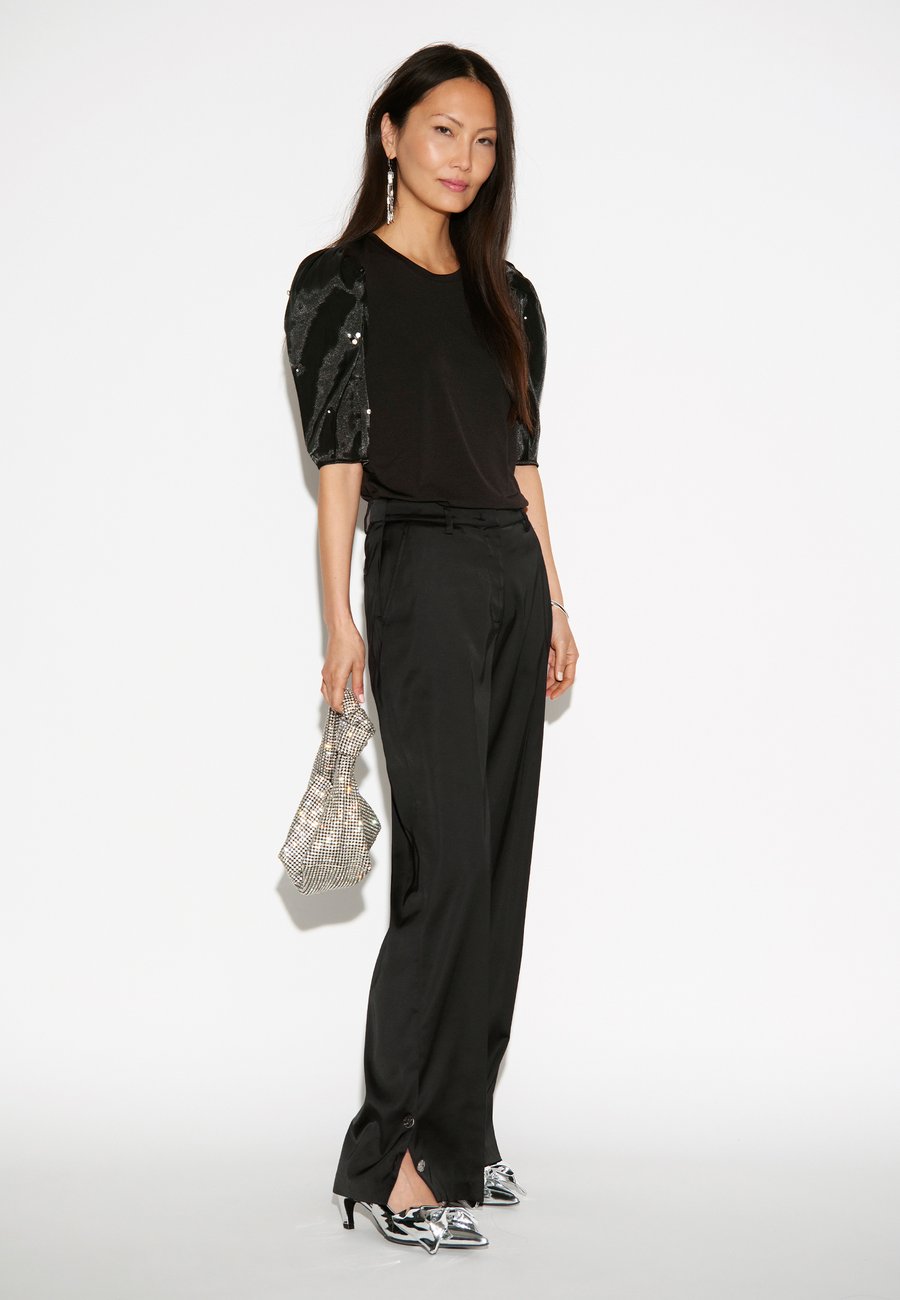 Блуза Dante6 MIGNON EMBELISHED , Black
Блуза Dante6 MIGNON EMBELISHED , Black