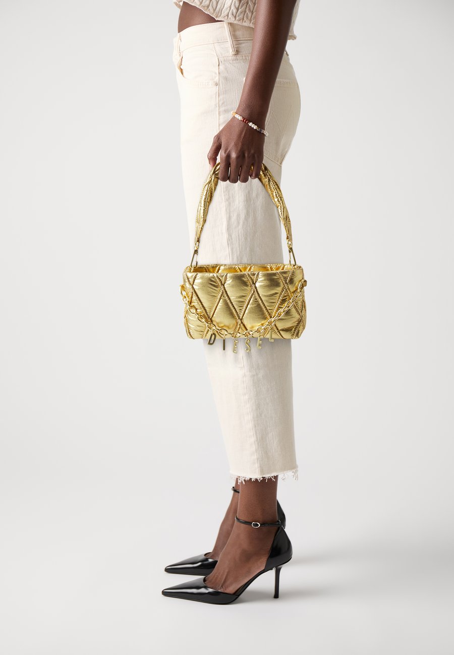 Сумка Diesel CHARM-D POUCH, Gold-Coloured
Сумка Diesel CHARM-D POUCH, Gold-Coloured